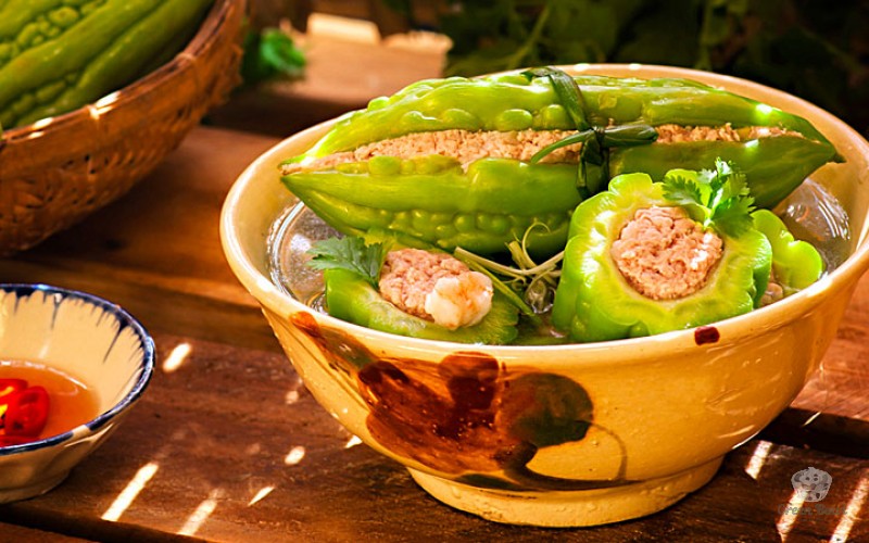 Canh khổ qua nhồi ức gà